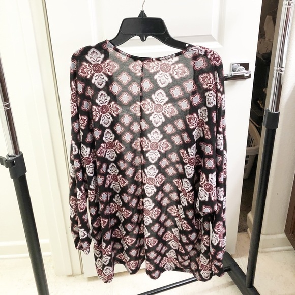 Charlotte Russe medallion print cardigan - Picture 2 of 7